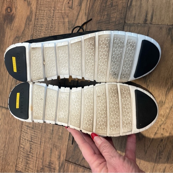 Cole Haan Women's Zerogrand
Perforated Trainer Blk Perf/White Size 9 - Picture 7 of 9